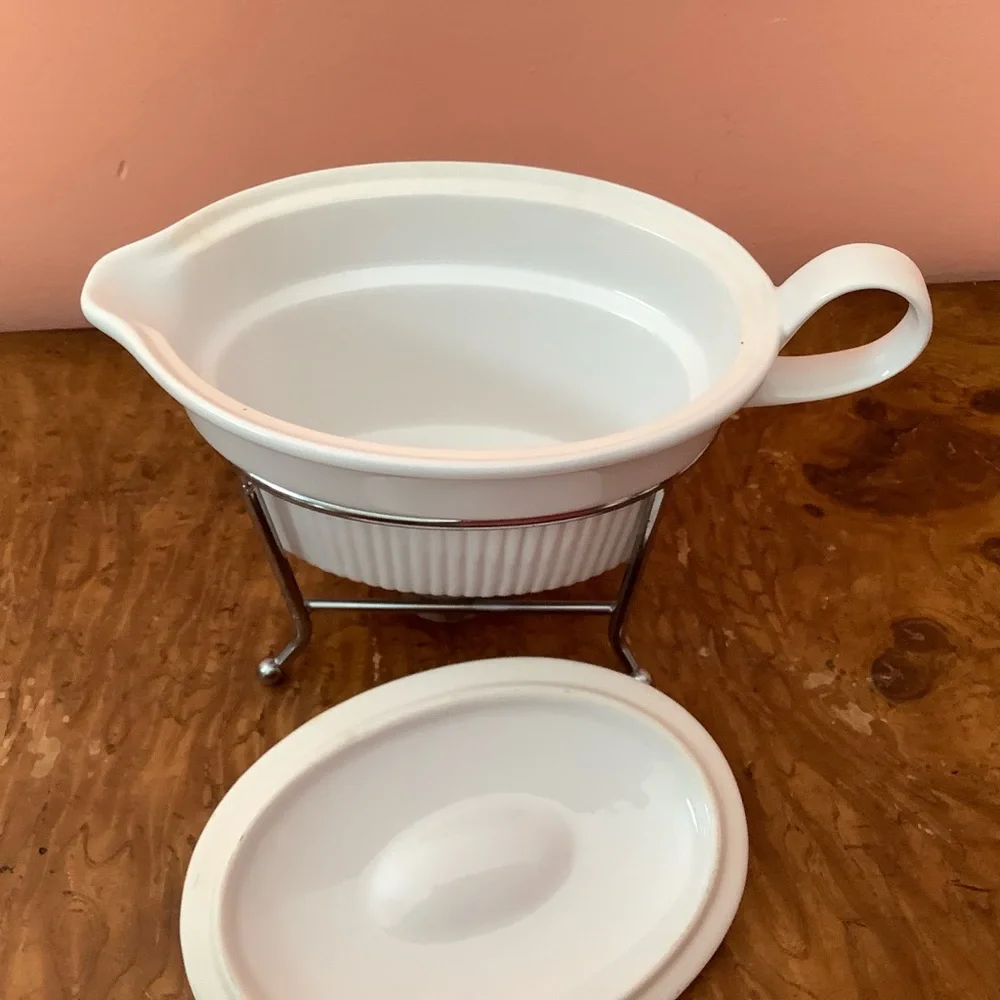 Tabletops Gallery 16oz. Gravy Boat Ceramic White, With Candle Warming Stand